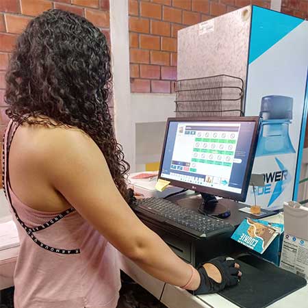 BDKGYM en la caja del punto de venta del gimnasio