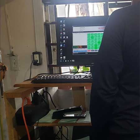 Tintorería utilizando BDKTINT en sus instalaciones